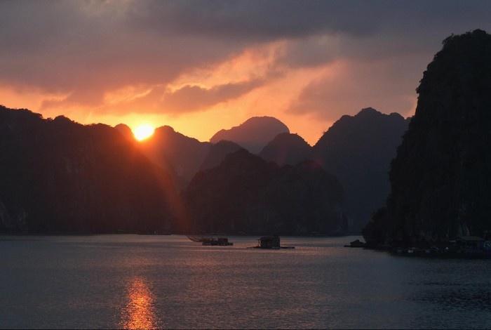 Anh Thuan Hotel 1 Cat Ba Island Eksteriør bilde